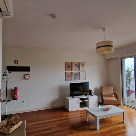 The Red Hot Chill House By Lovelystay * Arco da Calheta (Madeira)