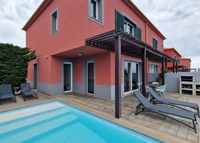 The Red Hot Chill House By Lovelystay