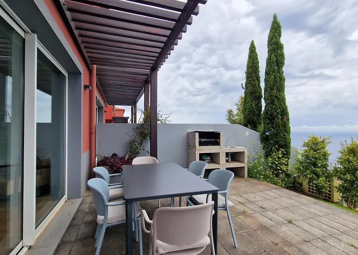 The Red Hot Chill House By Lovelystay * Arco da Calheta (Madeira)