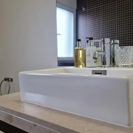 Villa The Red Hot Chill House By Lovelystay *