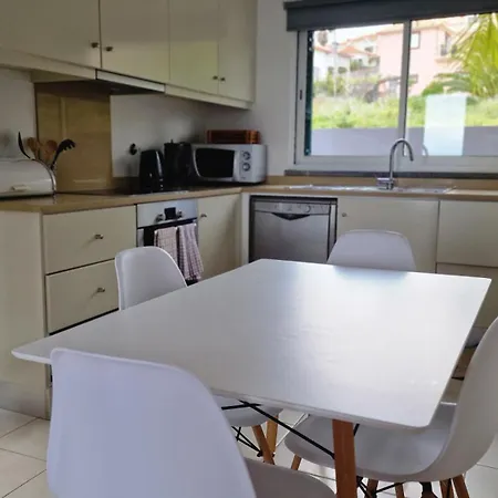 Villa The Red Hot Chill House By Lovelystay