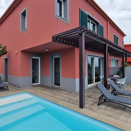 The Red Hot Chill House By Lovelystay