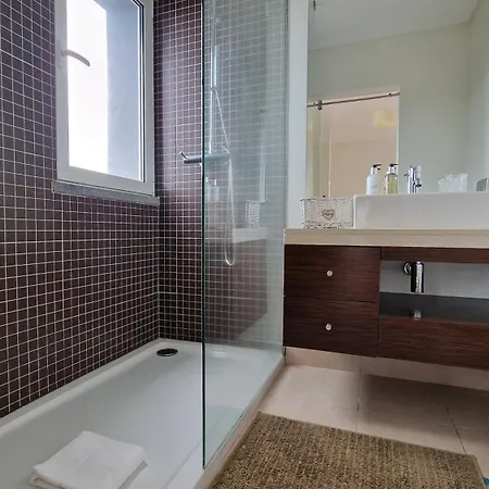 The Red Hot Chill House By Lovelystay Arco da Calheta (Madeira)