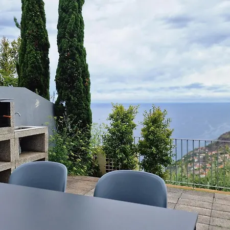 The Red Hot Chill House By Lovelystay Villa Arco da Calheta (Madeira)