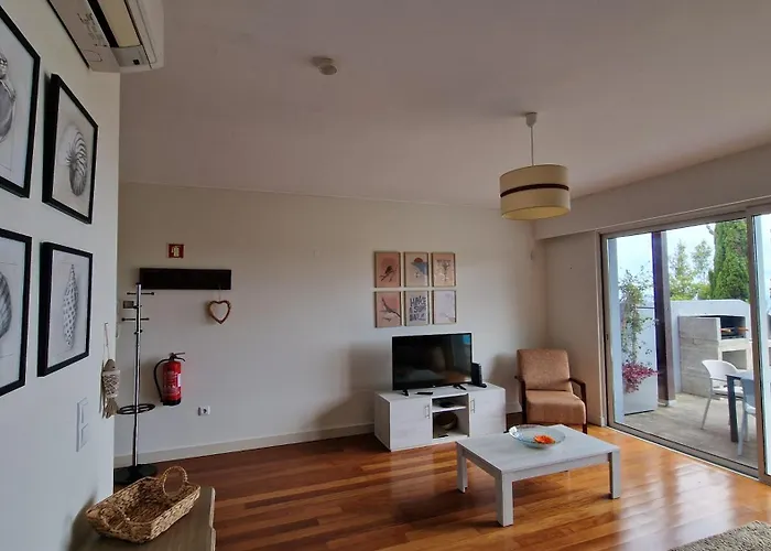 The Red Hot Chill House By Lovelystay * Arco da Calheta (Madeira)