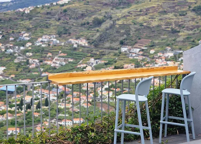 The Red Hot Chill House By Lovelystay